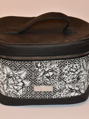 NWT Travel Cosmetic Vanity Make-up bag